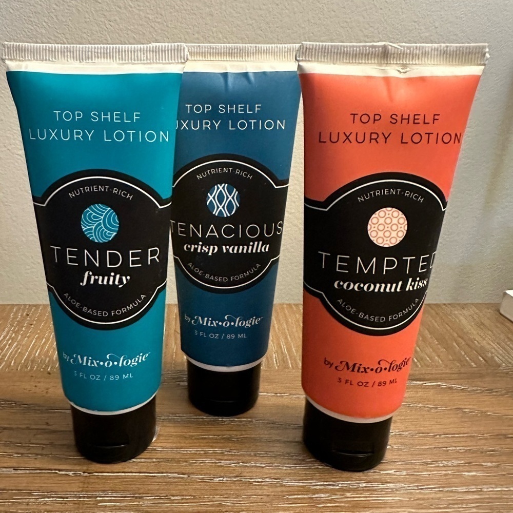 NEW 3 PIECE WOMENS LOTION SET